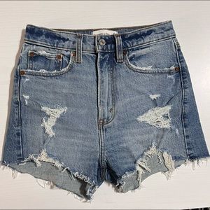 Like new High rise mom short